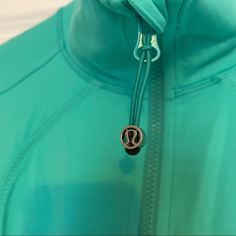 LuluLemon Size 6 Nice Asana Jacket